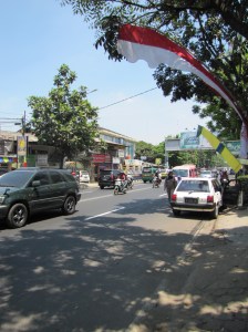 A quieter street near Gadung Sate.