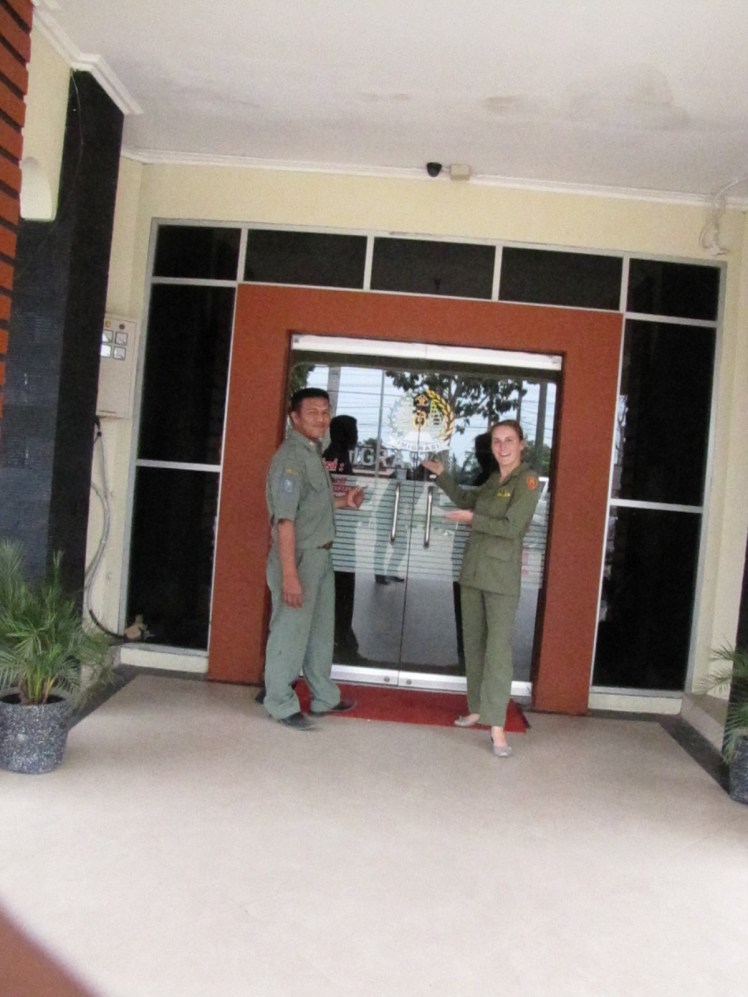 Me and the fabulous, everything-a-counterpart-should-be Pak Elvan in front of none other than the luxurious.... Immigration Office!