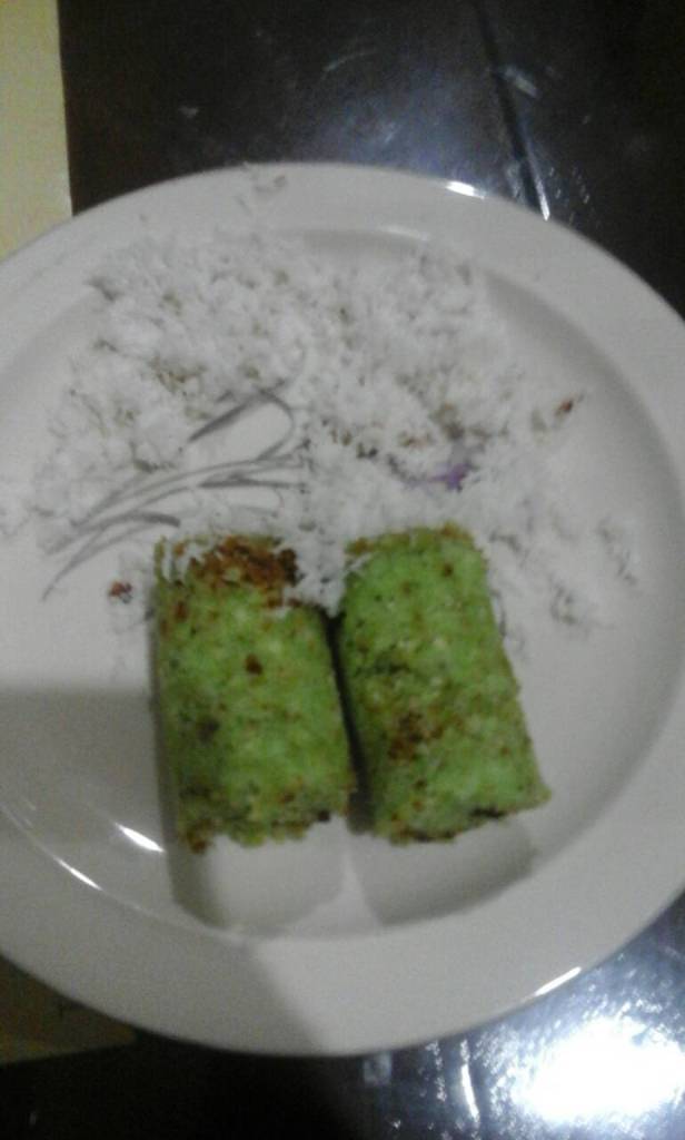 We even have dessert! This is kue putu. The texture kind of reminds me of French toast. We bought it from one of the three-wheeled vendors that roams the neighborhood selling these. Each roll cost 1000 rupiah, which equates to maybe a dime and a few pennies. 
