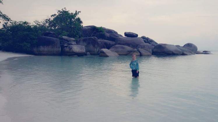 I practically went swimming in my regular attire, which is probably what convinced a local warung proprietor to lend me some clothes for swimming.