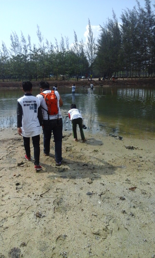 The final obstacle was wading through chest-deep water to get to the finish line. Unexpected but DEFINITELY fun. The fact that there are crocodiles and monitor lizards (I have personally seen the latter) in these waters makes it all the more exciting.