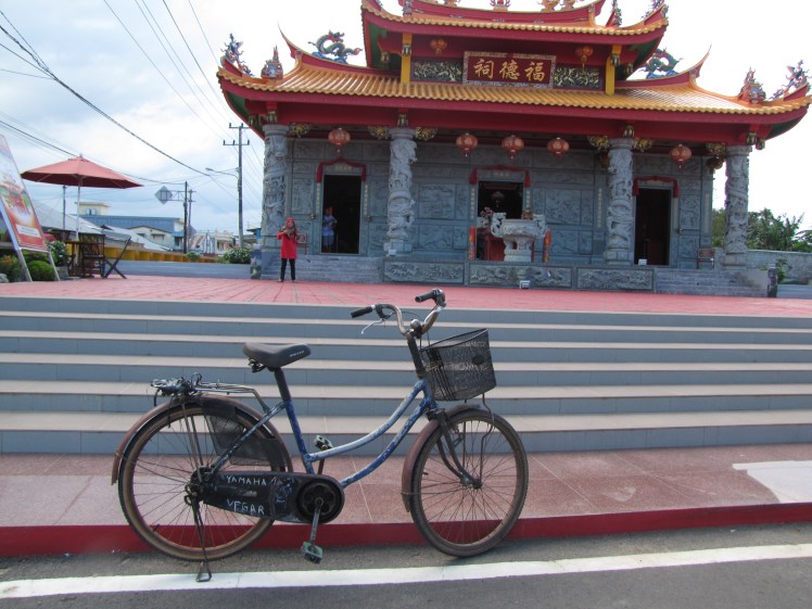 A Chinese Buddhist temple in the middle of a small town in Eastern Belitung.