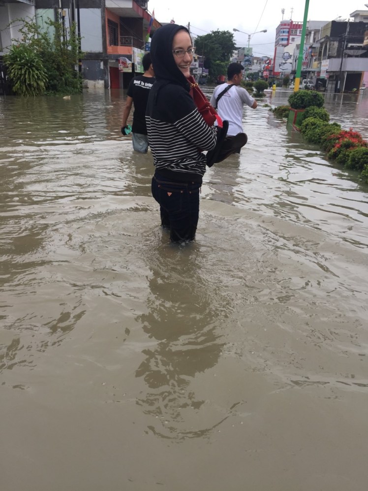 Yours truly, wading ever deeper. We turned around once the water was up to our waists because Caitlin had her computer and I had my tablet with me. (Remember that we were going to the Samsung store before we knew the extent of the flood.)