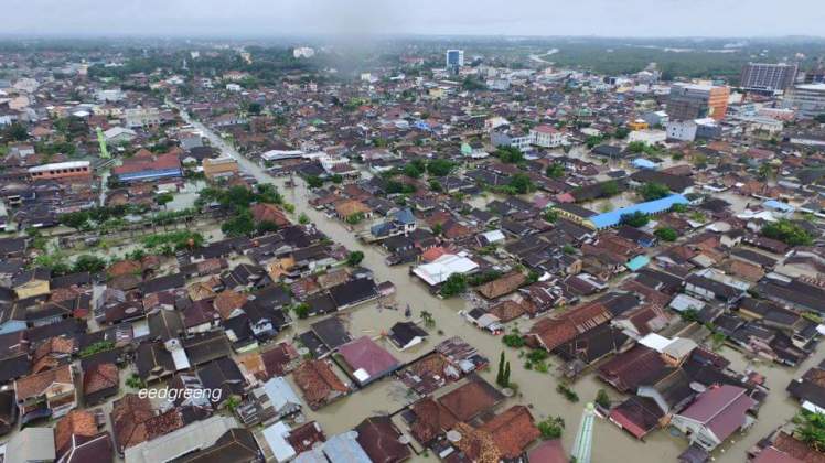 PKP's streets became canals last week.