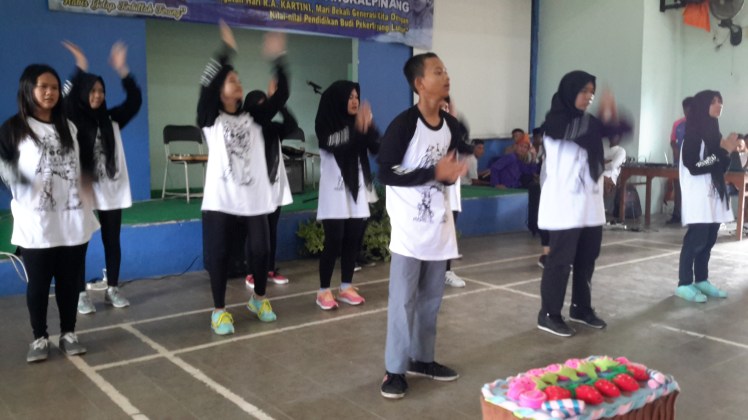 Half of class X IPS 1 was involved in this massive dance number. I gave them a perfect score for their costume because they made these shirts themselves. I'm wondering how I can get one...