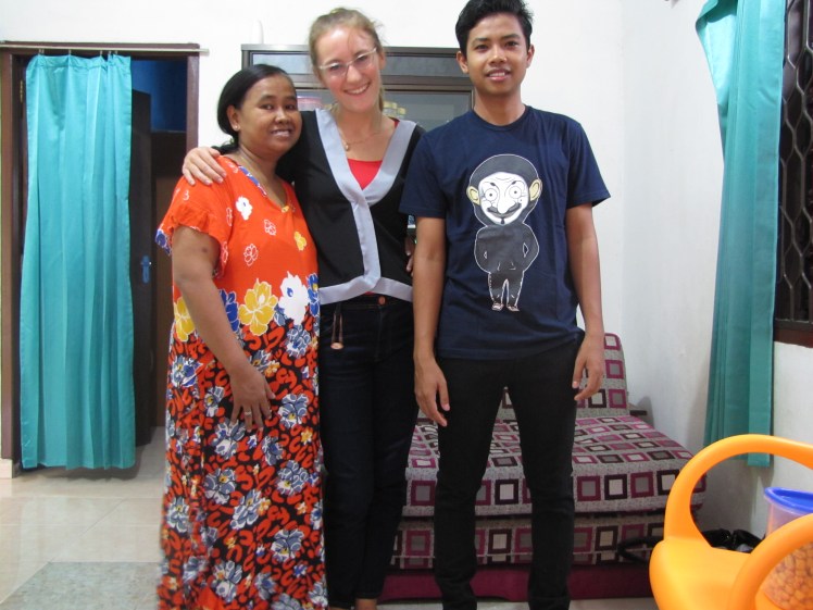 My Ibu tetangga and Vebri, her son. Tanti and Fila, her daughters, are in Bekasi (a town near Jakarta but very far away if you consider traffic) so I didn't see them this time around.